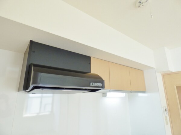 キッチン(レンジフード＆キッチン収納)