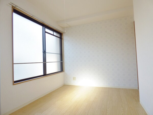 居室(キレイな洋室)