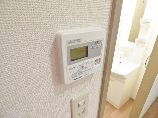 設備(給湯器リモコン)