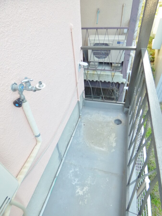 物件内観写真6　(洗濯機置場)