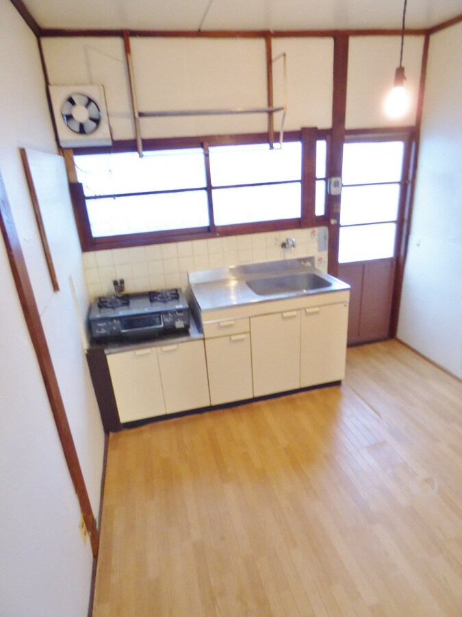 物件内観写真14　(明るいダイニング)