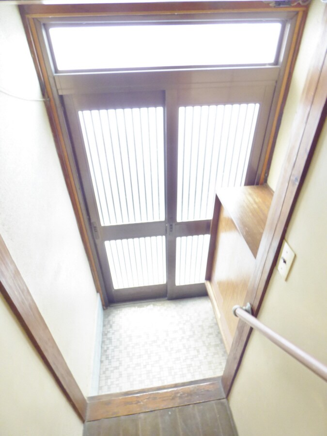 物件内観写真24　(玄関)