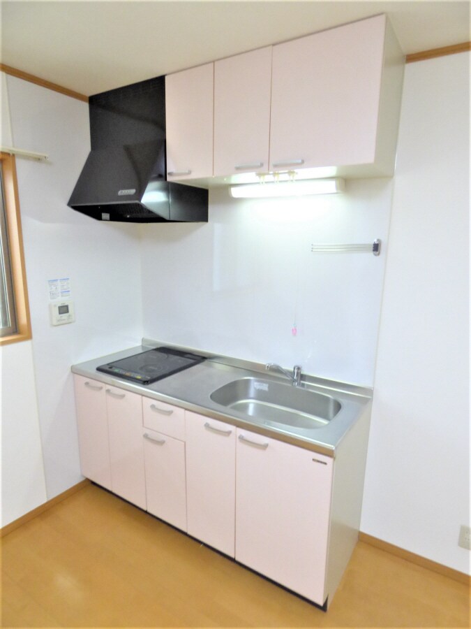 物件内観写真3　(２口ＩＨキッチン)