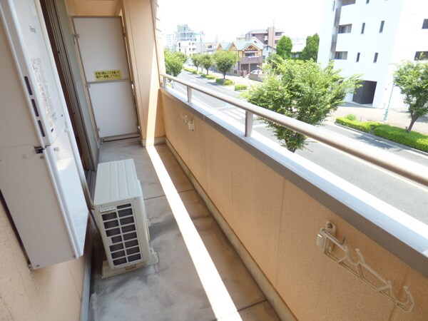 バルコニー・ベランダ(南東向きバルコニーで日当たり良好)