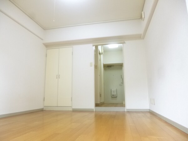 居室(キレイな洋室)