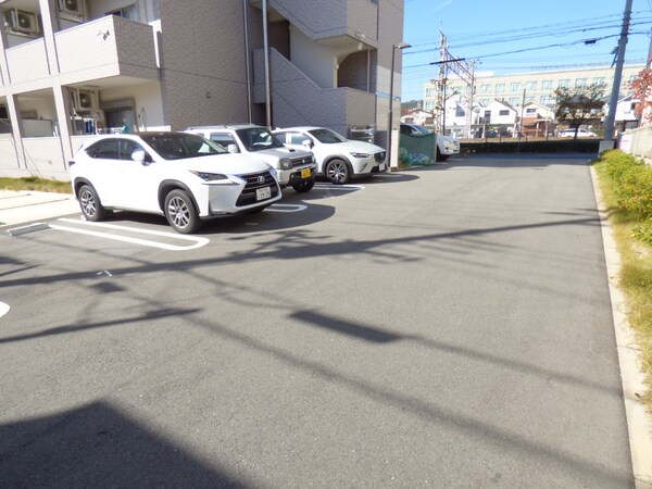 駐車場(敷地内駐車場完備)