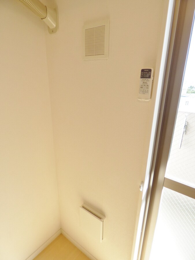 物件内観写真23　(換気口)