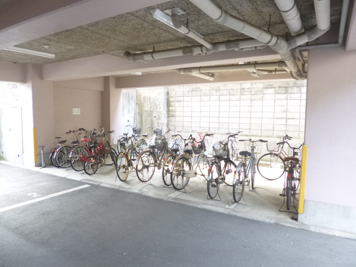 物件内観写真25　(駐輪場)
