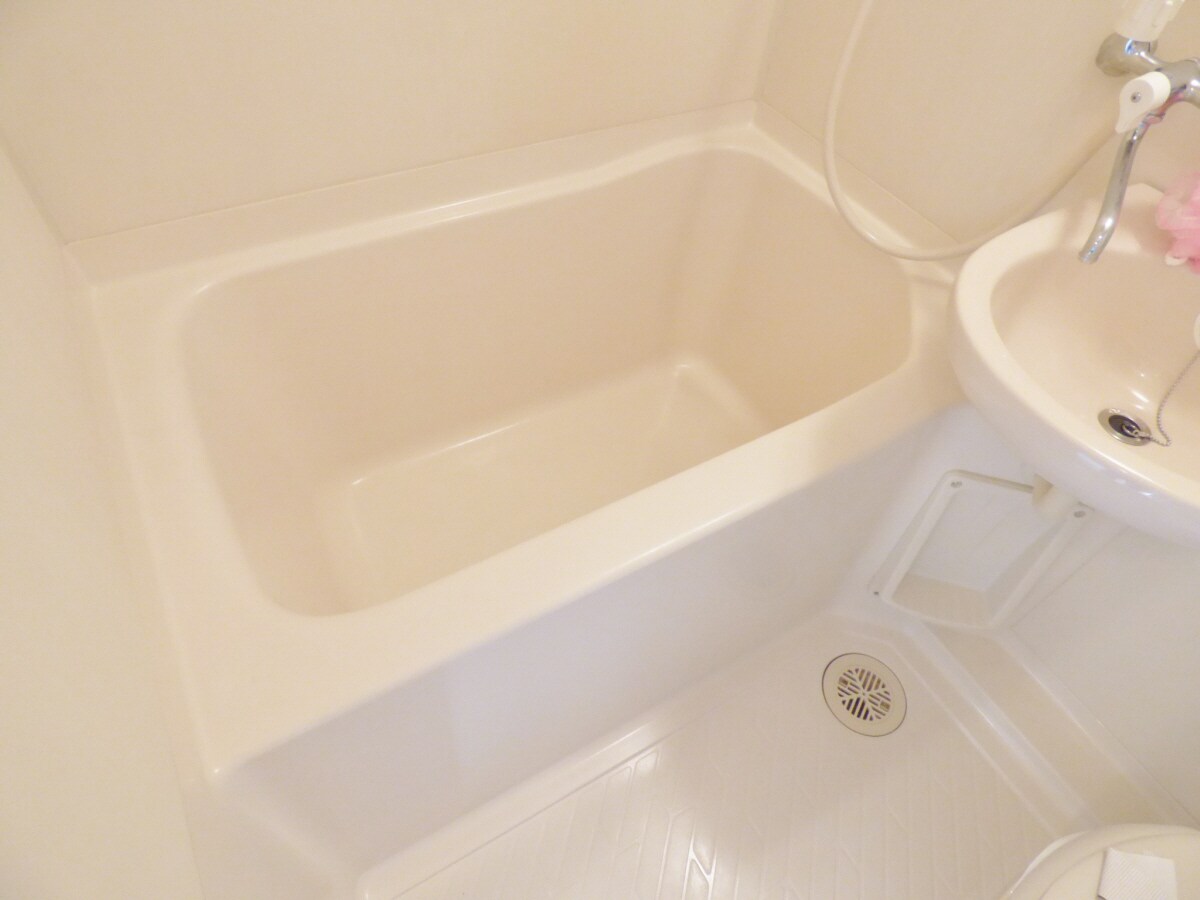 物件内観写真6　(キレイ安浴室)