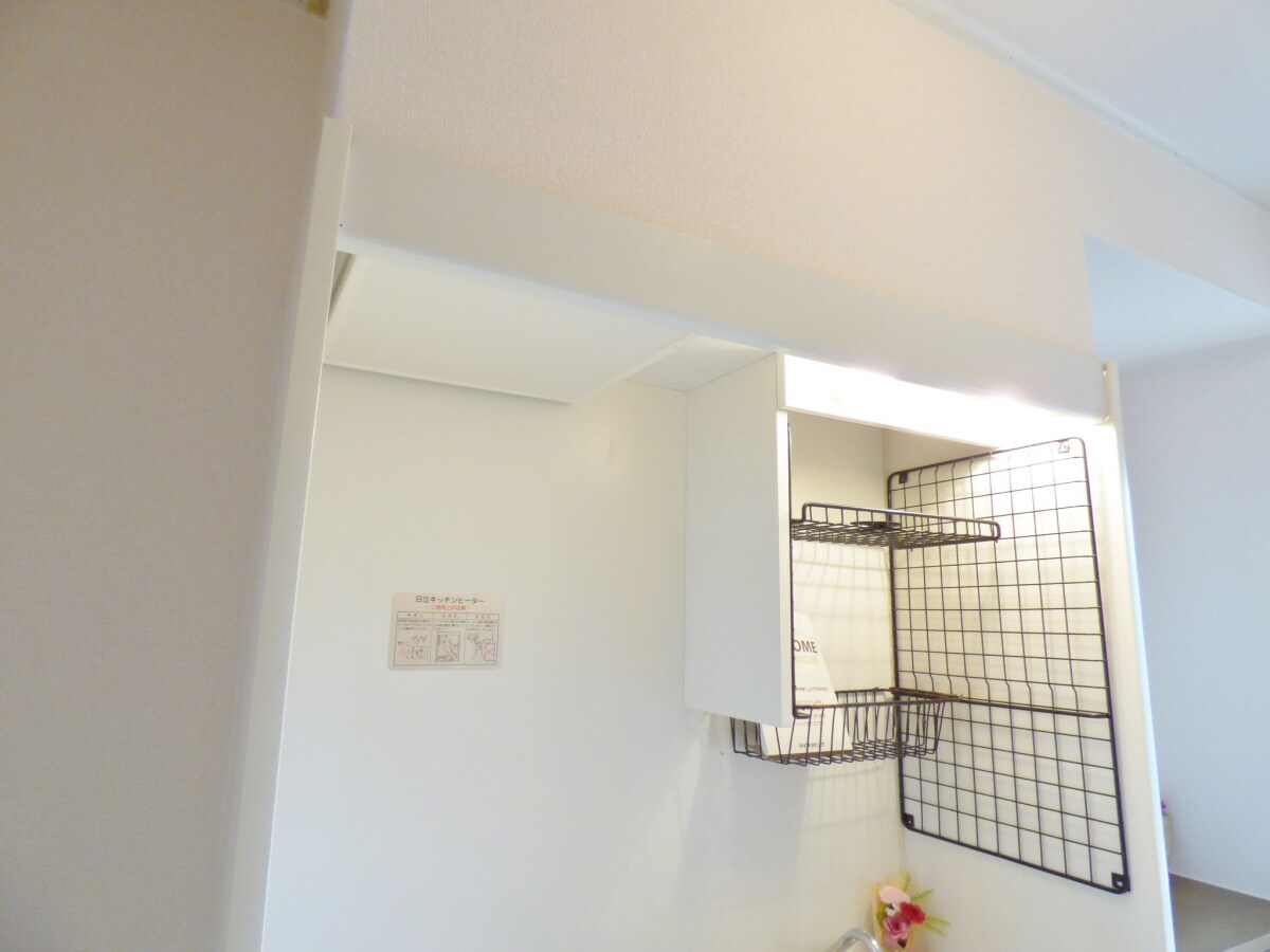 物件内観写真15　(キッチン棚)