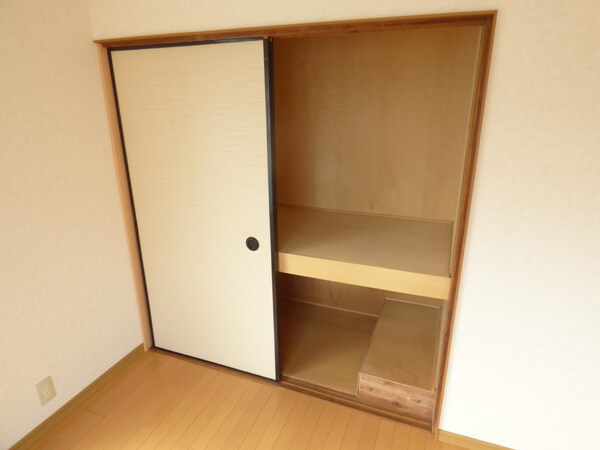 収納(１帖分ある大きな物入)