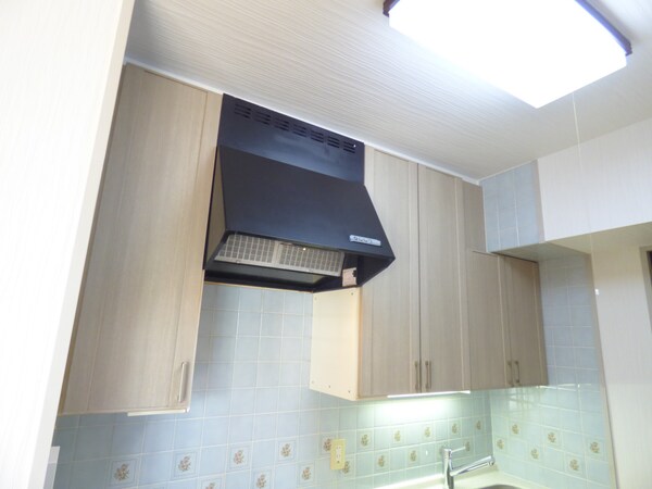 キッチン(レンジフード＆キッチン収納)