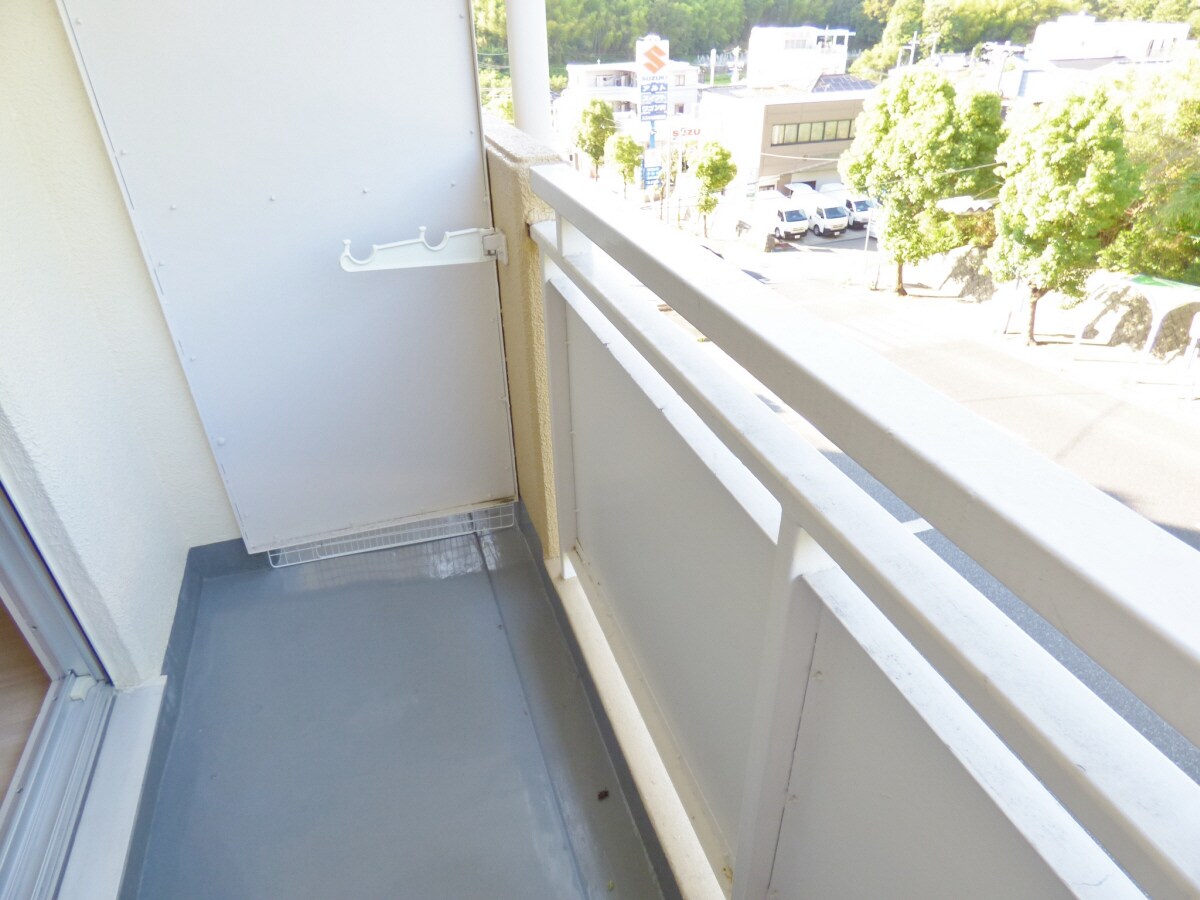 物件内観写真15　(明るいバルコニー)