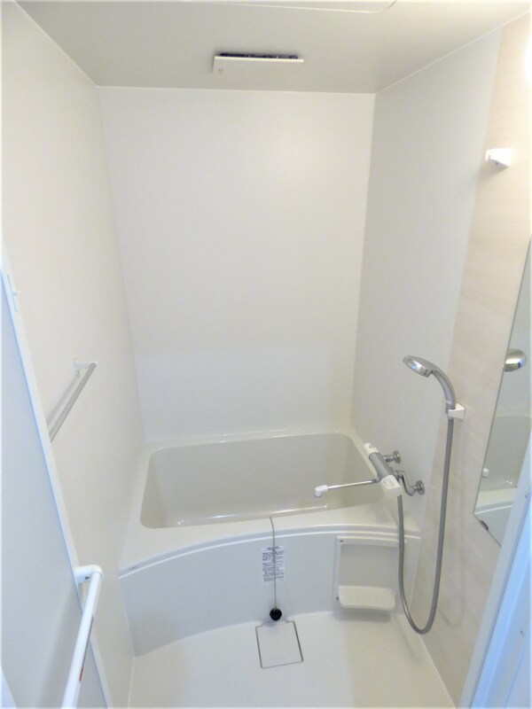 バス／シャワールーム等(窓があり換気のよい浴室)