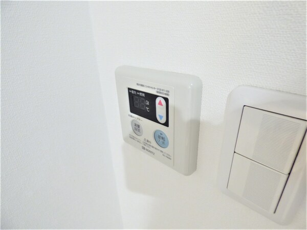 設備(給湯器リモコン)