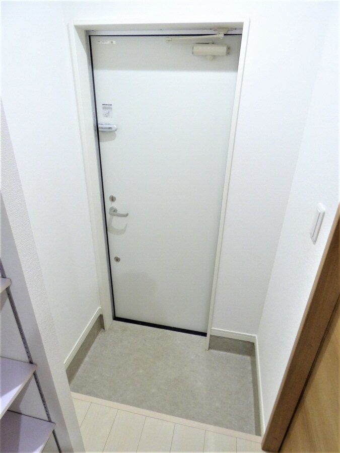 物件内観写真25　(玄関ダブルロック)