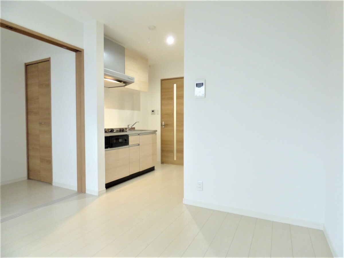 物件内観写真19　(明るいダイニング)