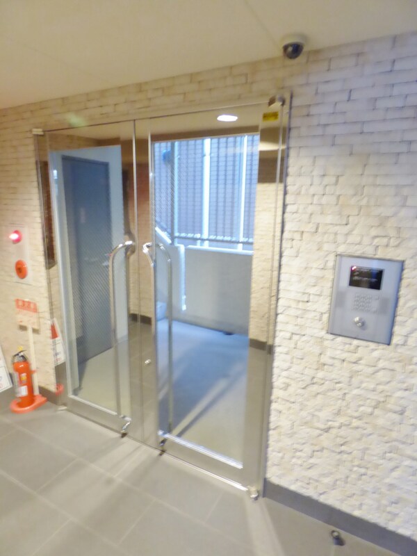 エントランス(安心のオートロック完備)
