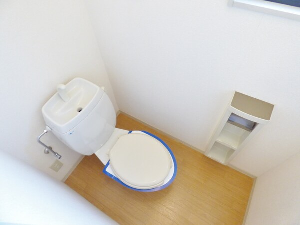 トイレ(窓があり換気のよいトイレ)