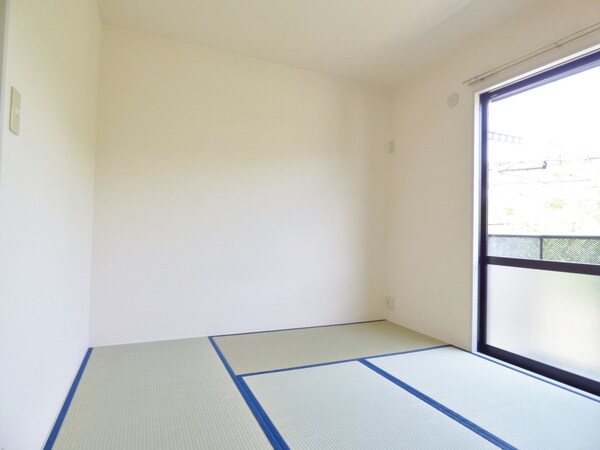 居室(キレイな和室)