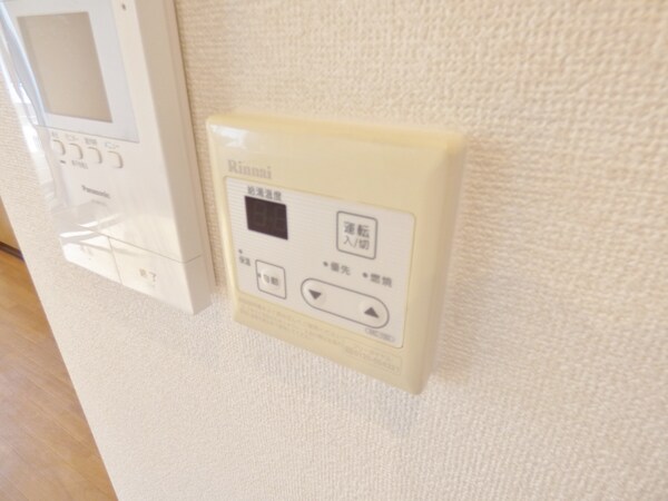 設備(給湯器リモコン)