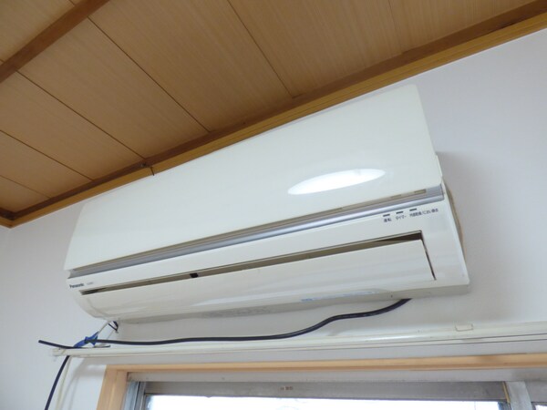 設備(エアコン２基付)