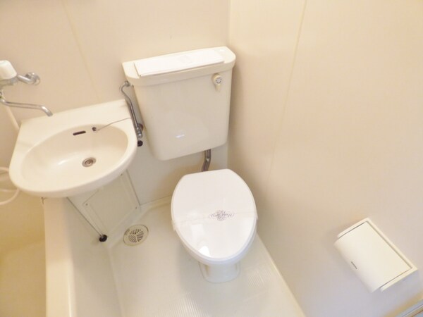 トイレ(清潔感のあるトイレ)