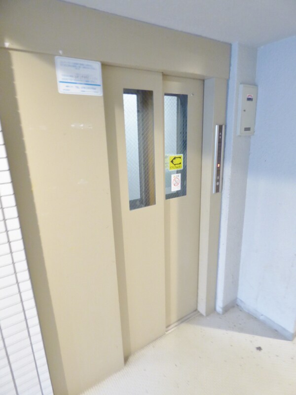 共用部(エレベーター完備)