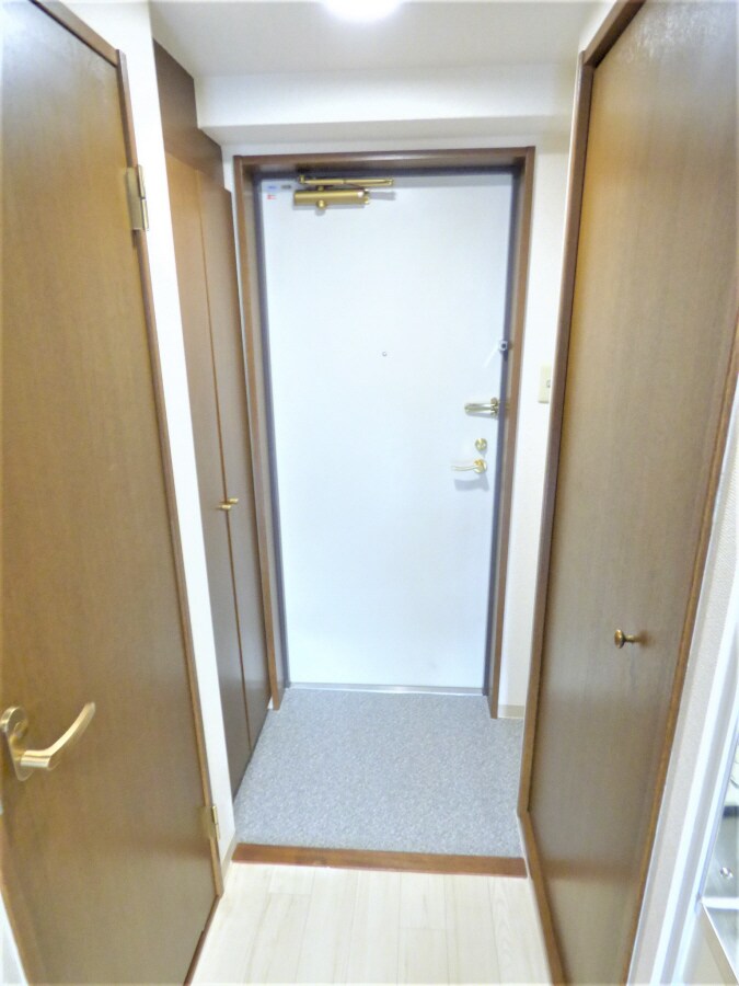 物件内観写真22　(キレイな玄関)