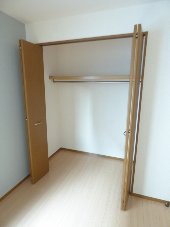 物件内観写真10　(大型クローゼット)