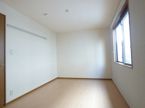 その他部屋・スペース(明るく広々とした洋室)