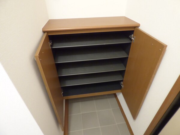 玄関(シューズボックス付)