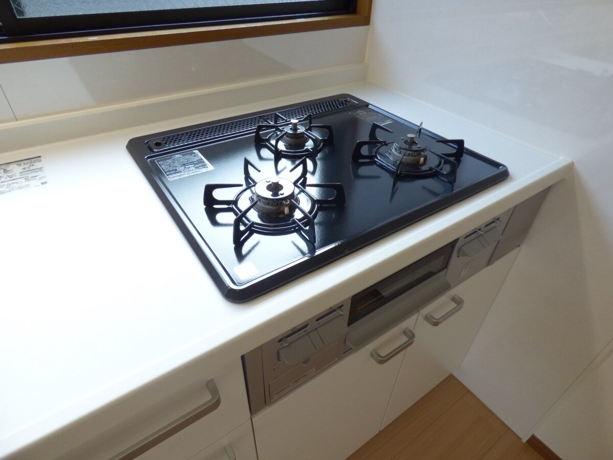物件内観写真15　(３口ガスコンロ)
