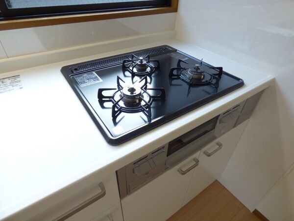 キッチン(３口ガスコンロ)