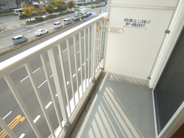 バルコニー・ベランダ(南向きバルコニーで日当たり良好)