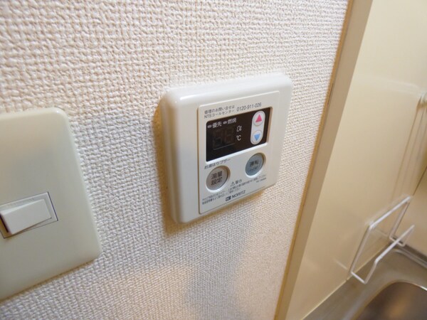 設備(給湯器リモコン)