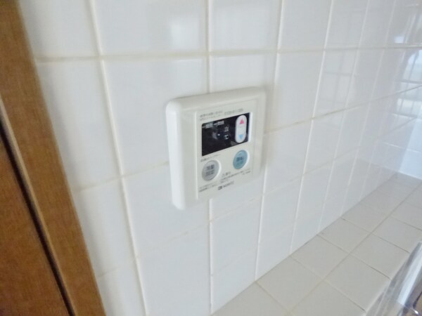 設備(給湯器リモコン)