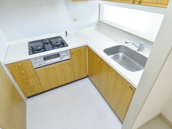 キッチン(３口ガスシステムキッチン)