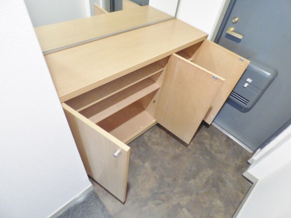 玄関(シューズボックス付)