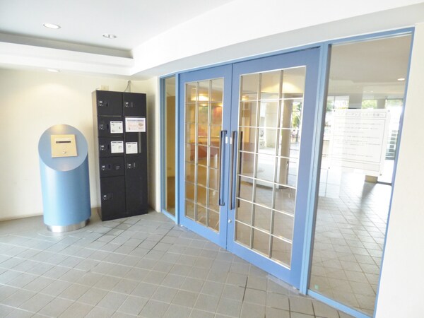 エントランス(安心のオートロック＆荷物がいつ届いても安心の宅配ボックス)