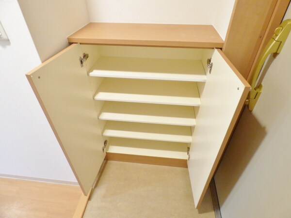 玄関(シューズボックス付)