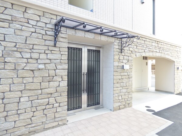 エントランス(洋館のようなエントランス)