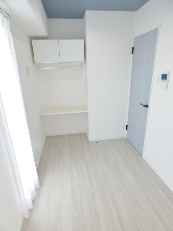 その他部屋・スペース(収納棚のある洋室)