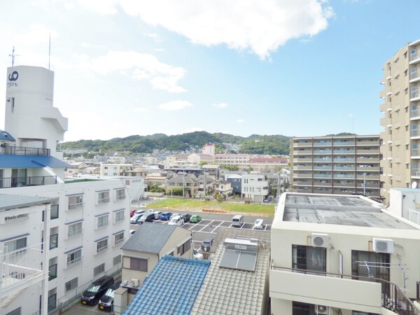 眺望(神戸の山が見えます)