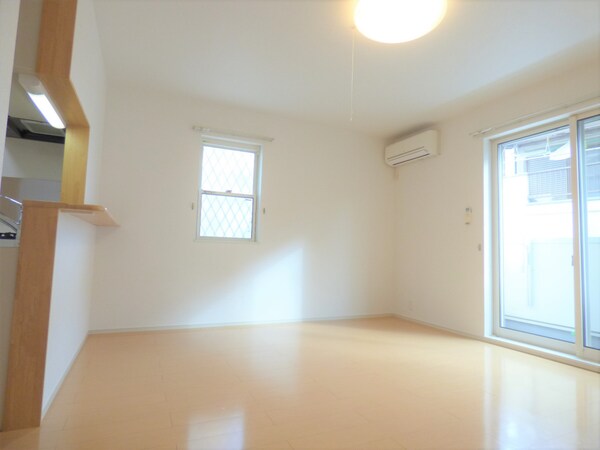 その他部屋・スペース(２面採光の明るい洋室)