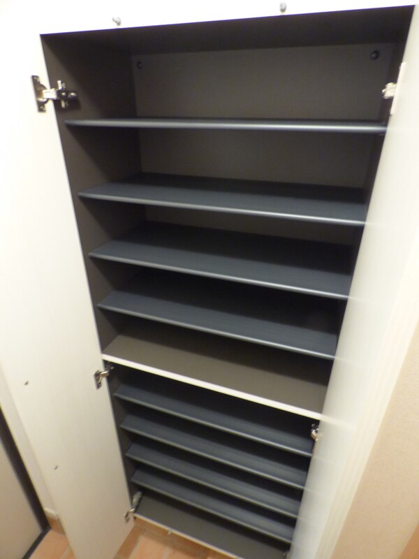 玄関(トールタイプのシューズボックス付)