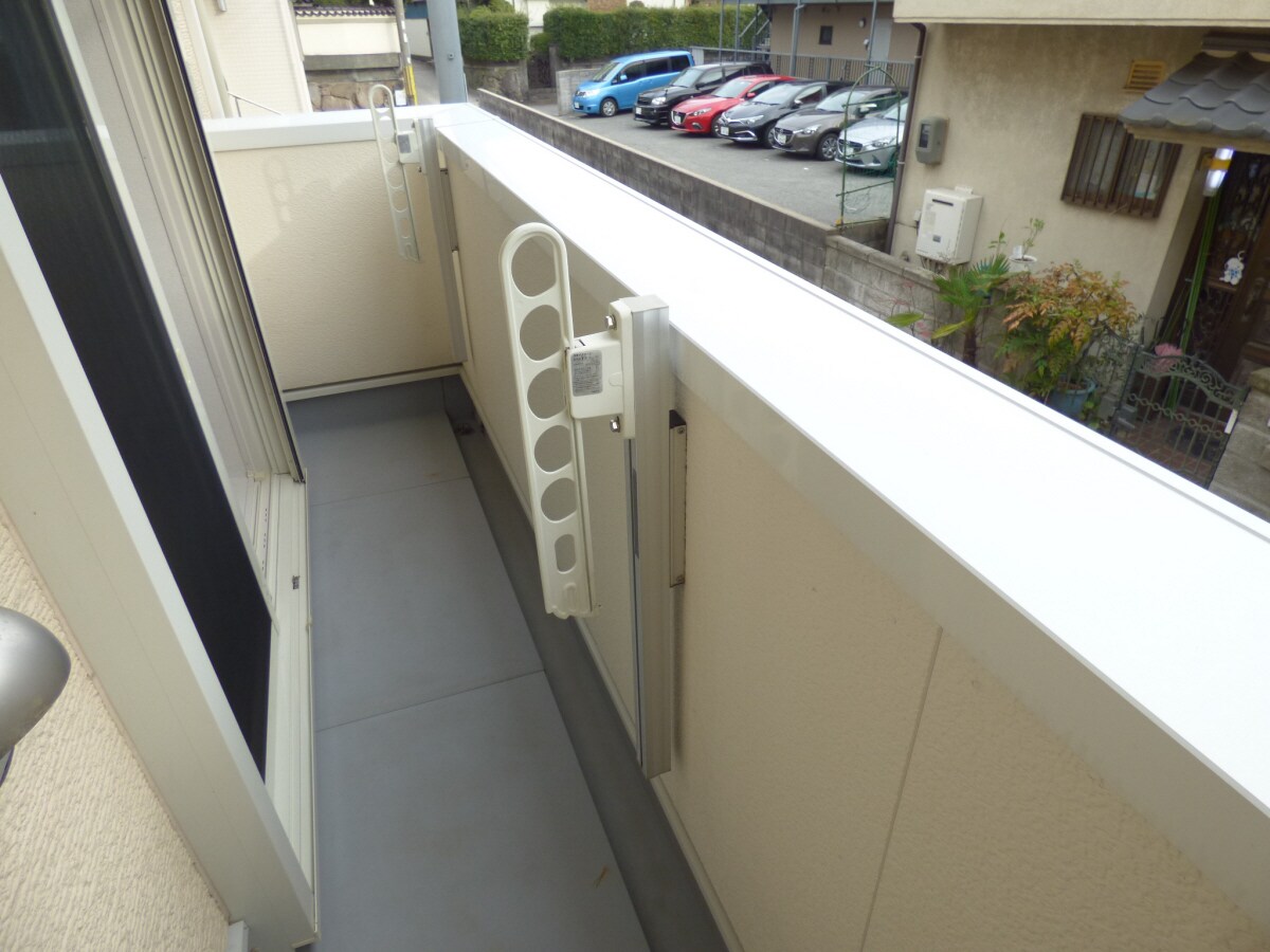 物件内観写真13　(南東向きバルコニーで日当たり良好)