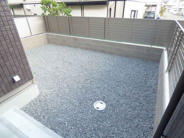 庭(広々とした専用庭)