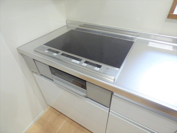 キッチン(３口ＩＨコンロ)