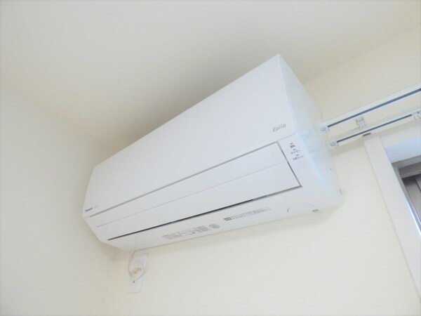 設備(エアコン２基付)